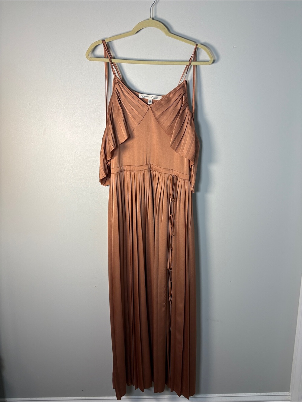 Banana Republic Petite Pleated V-Neck Dress in Rust